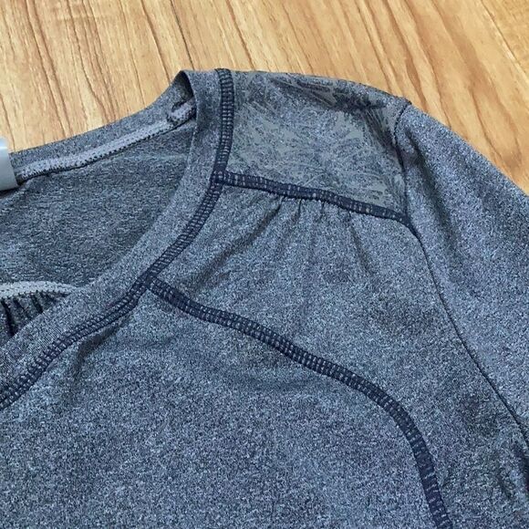 Athleta Northern Lights Reflective Long Sleeve EUC - Picture 2 of 9